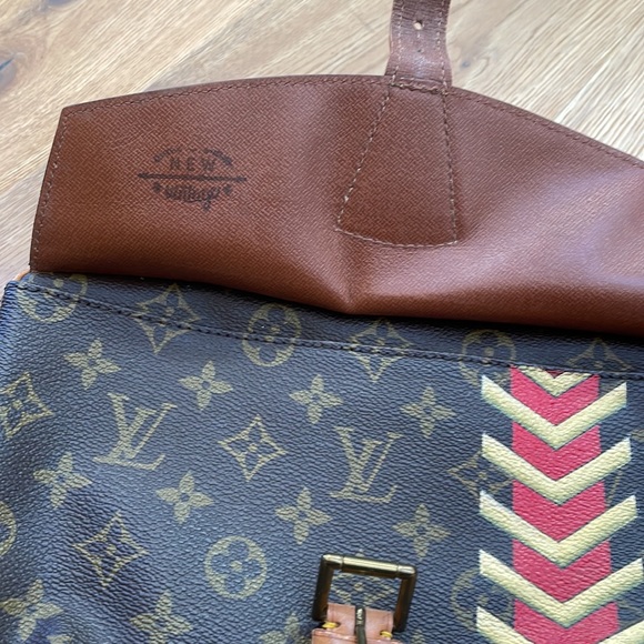 Louis Vuitton Vintage Authentic Handbag - Picture 15 of 16